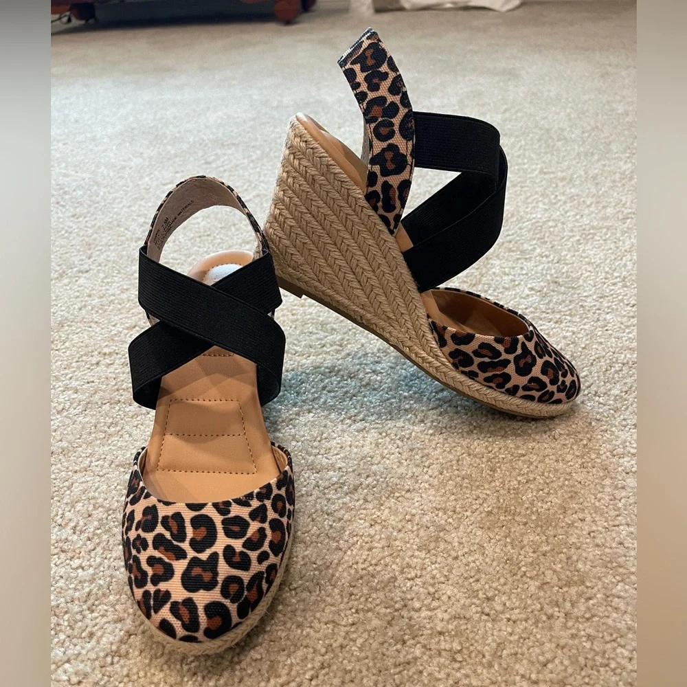 Me Too Leopard Print Wedges - Picture 2 of 8